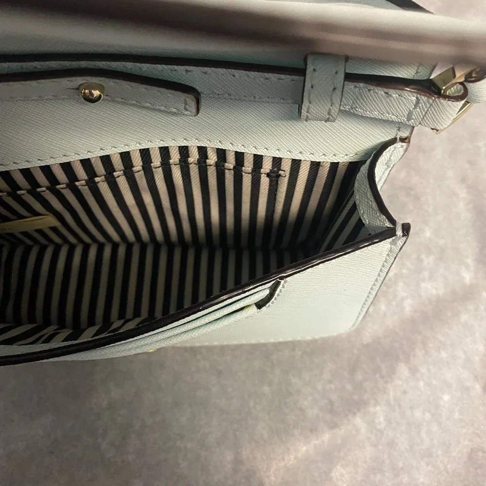 Kate Spade mini crossbody bag EUC🩵 - Picture 5 of 15